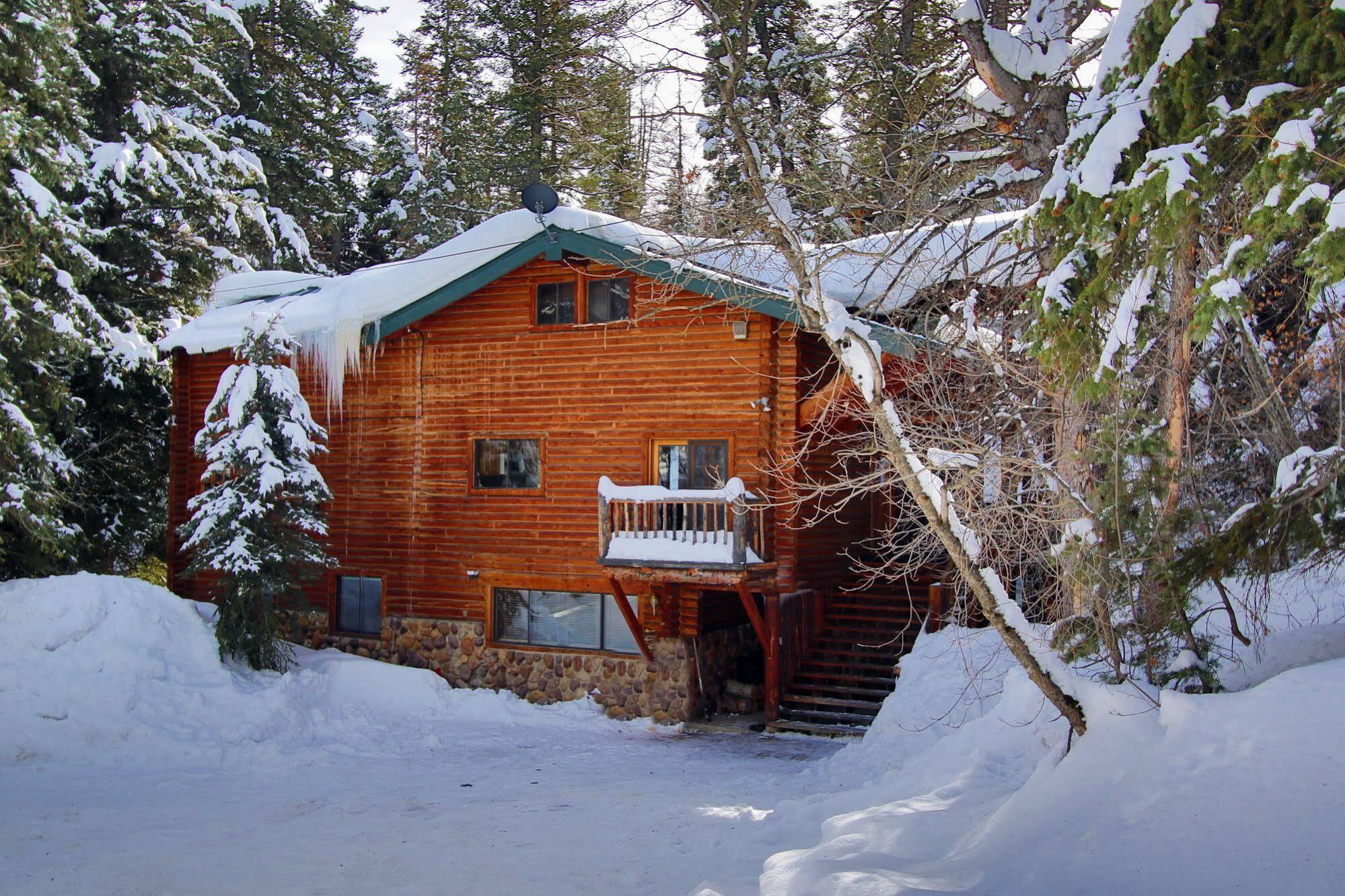 Log Cabin On The Stream Sundance Exterior foto